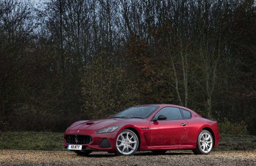  Maserati GranTurismo MC 2017 года  (UK) (фото 4 из 13)